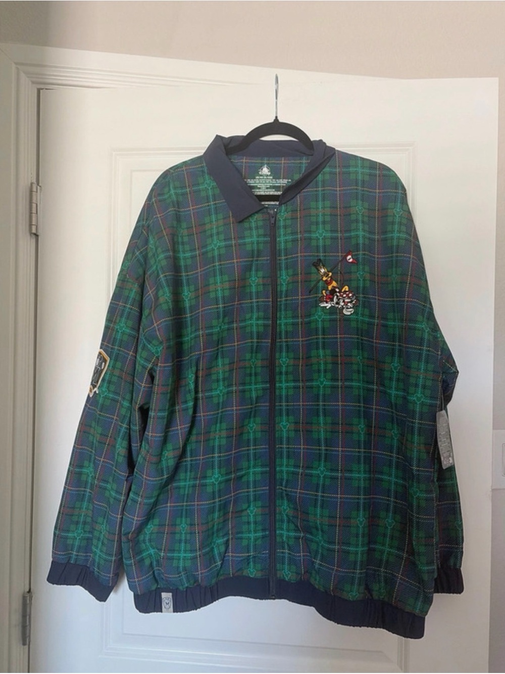 Disney Embroidered Wind Breaker XL